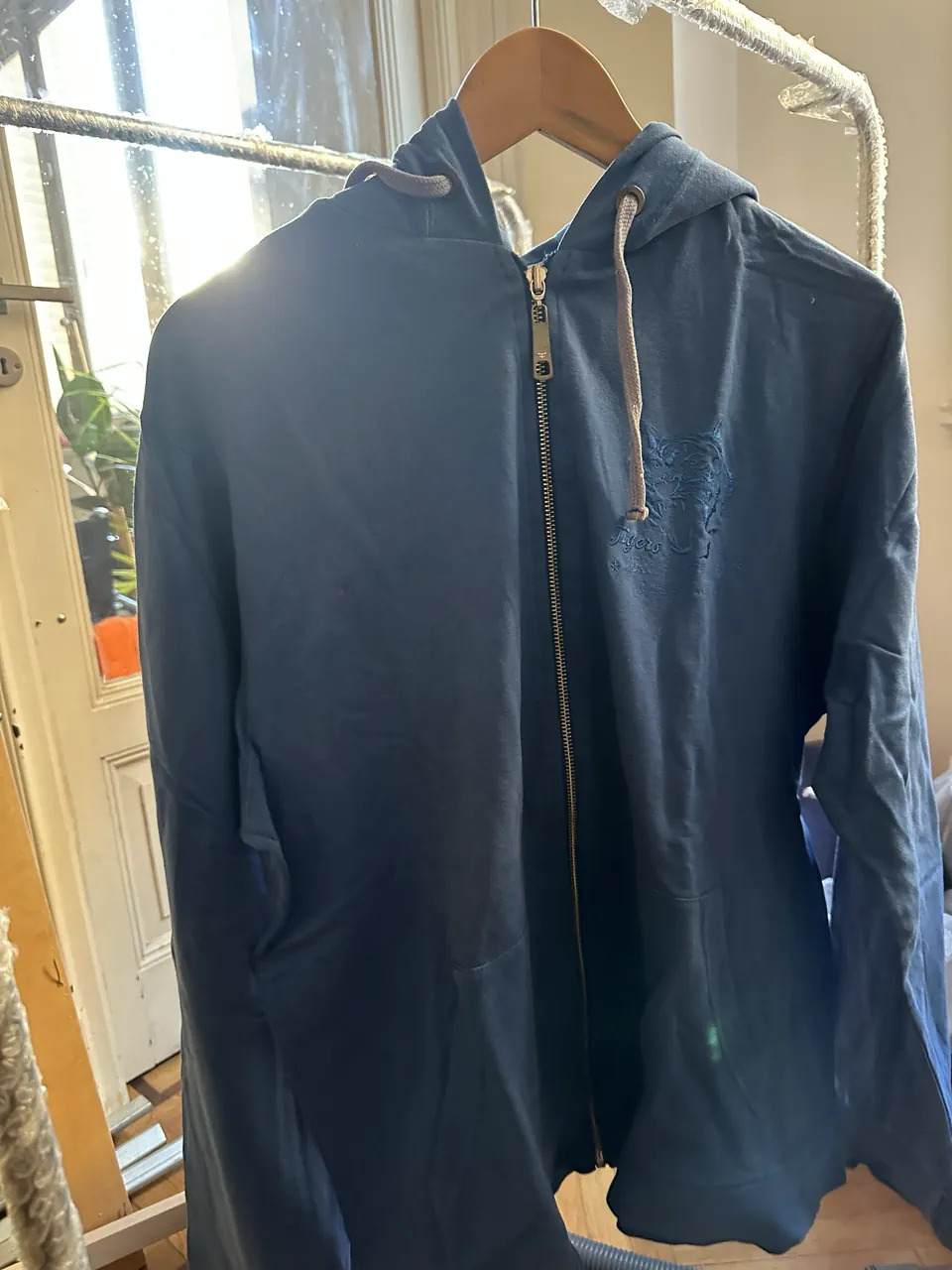 Buzo Kosiuko · Talle XL
