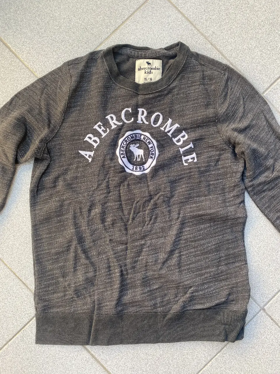 Buzo Abercrombie & Fitch · Talle S