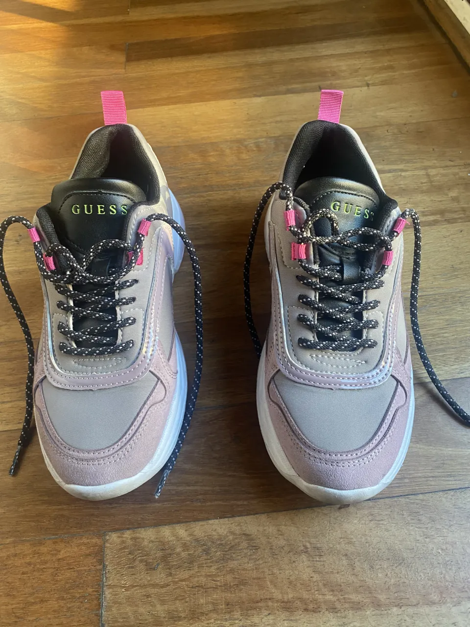 Zapatillas GUESS - imagen 1