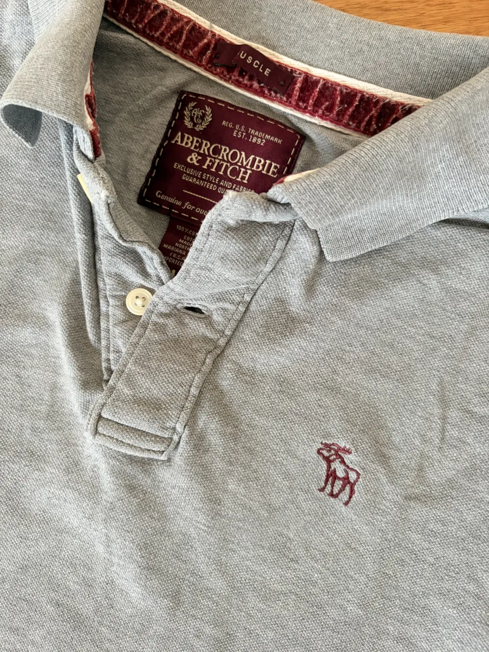 Remera Abercrombie & Fitch · Talle L
