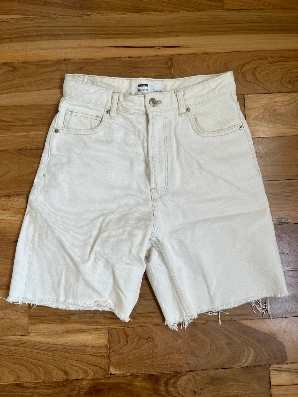 Bermuda Bershka · Talle 1