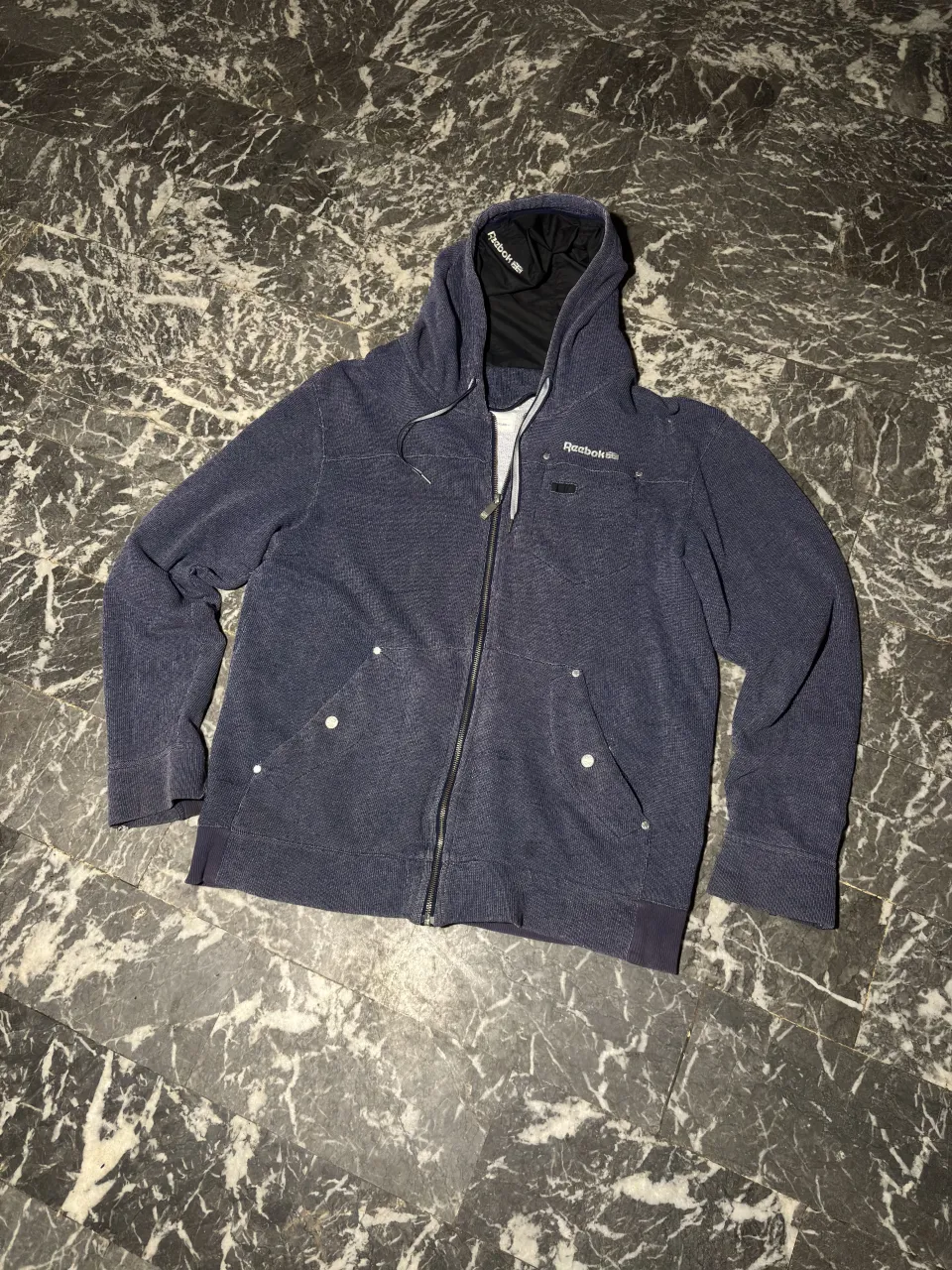 Buzo Reebok · Talle L