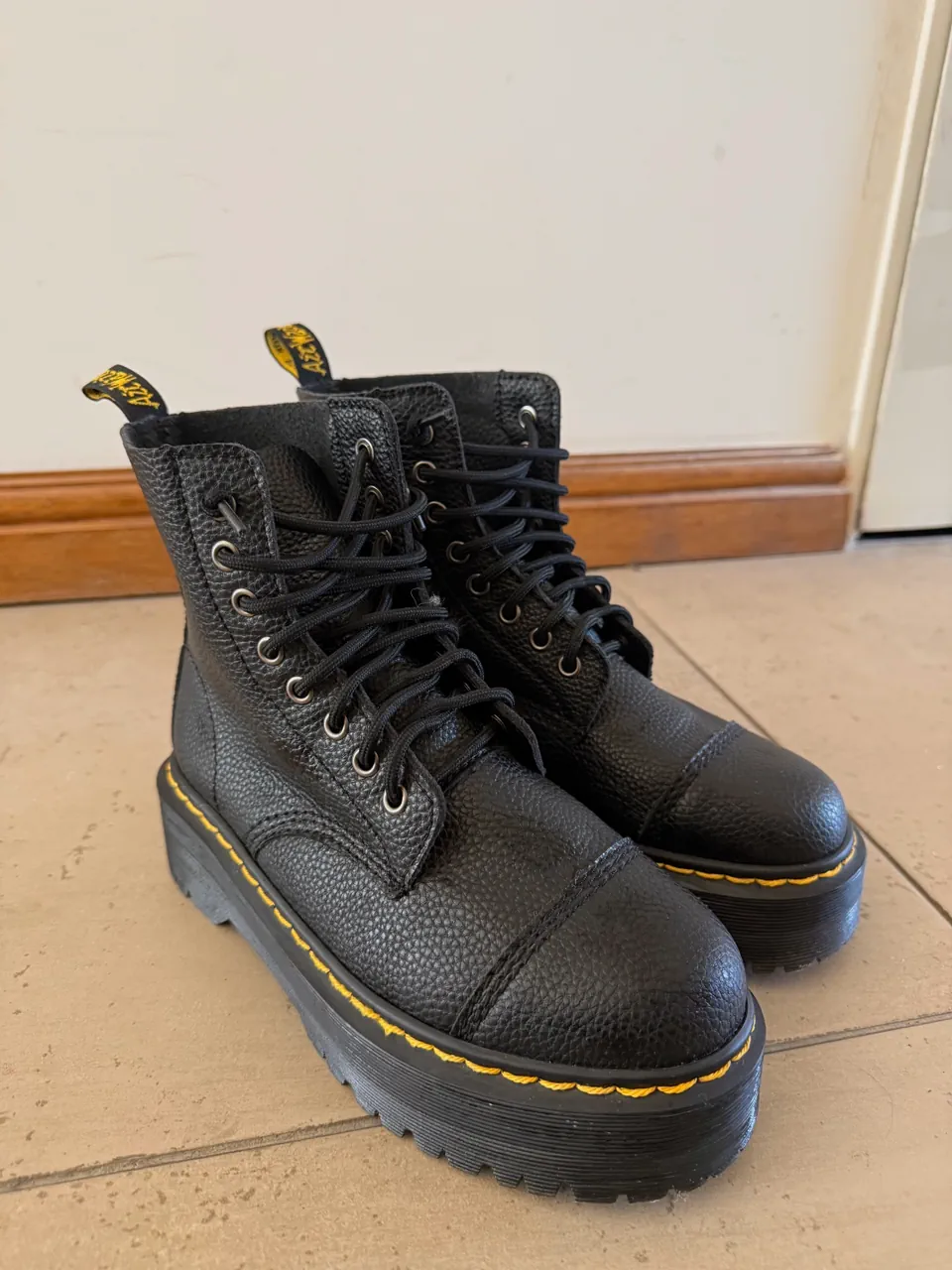Dr. Martens · Talle EU 40