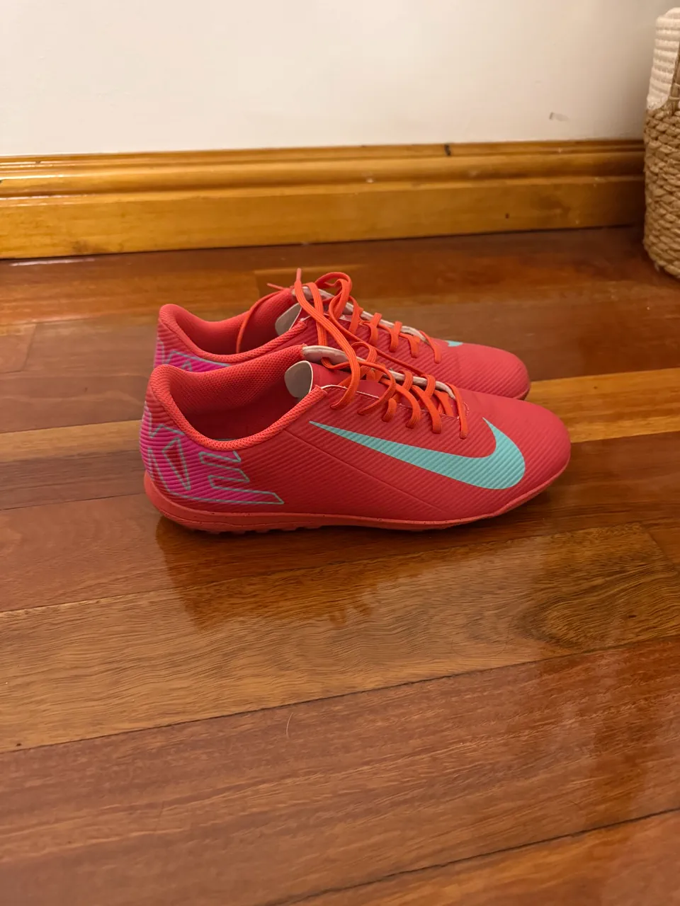Nike · Talle AR 39
