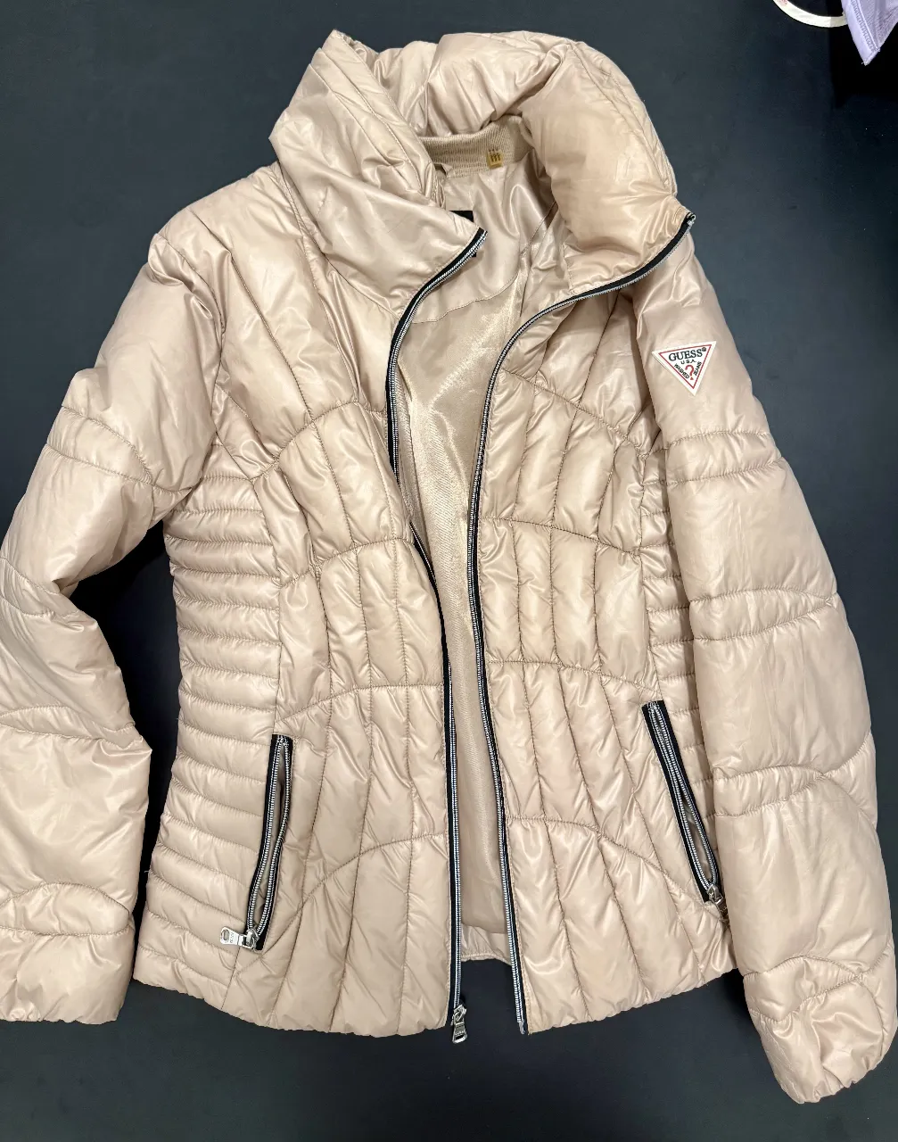 Campera GUESS · Talle S