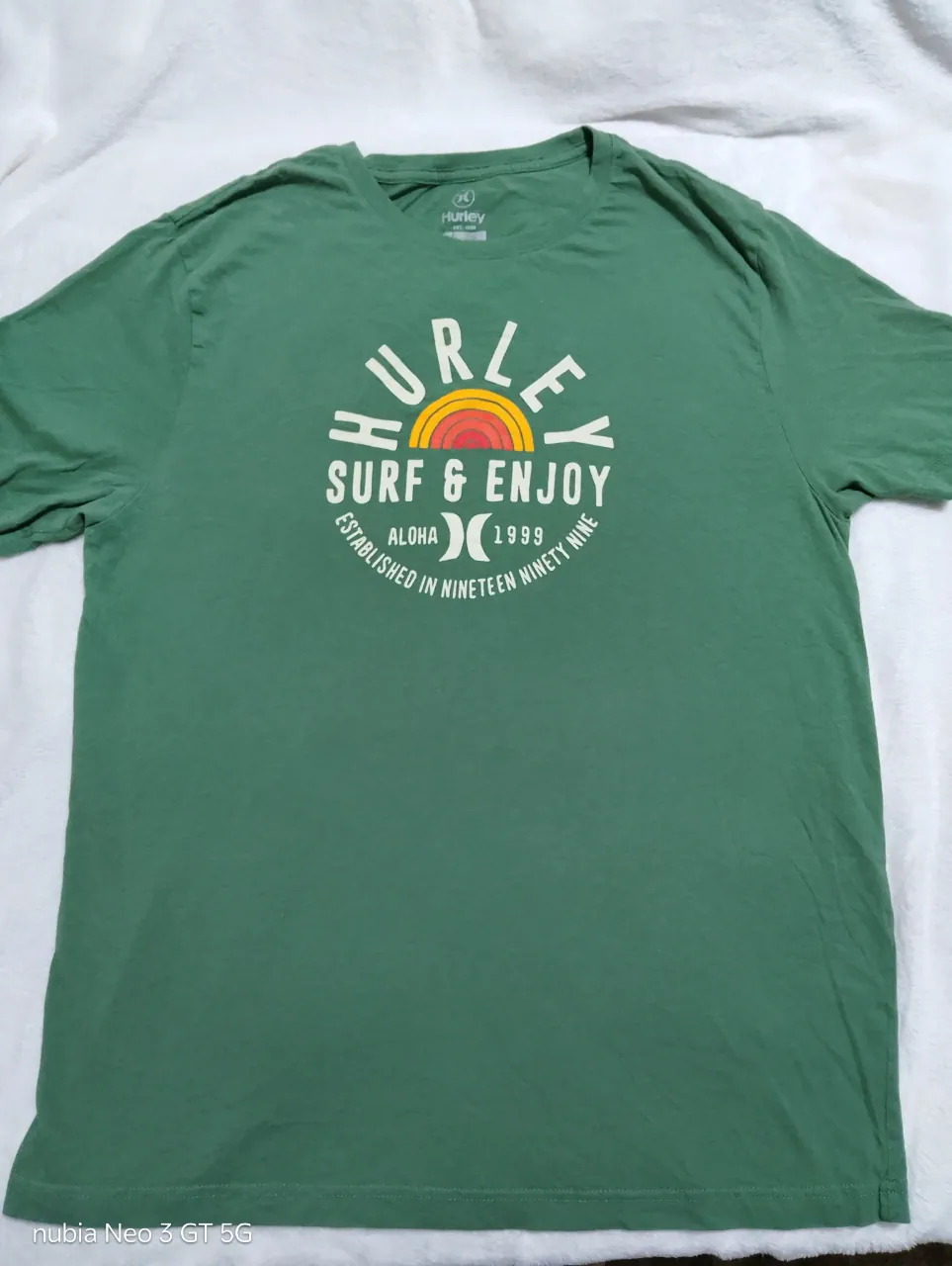 Remera Hurley · Talle L