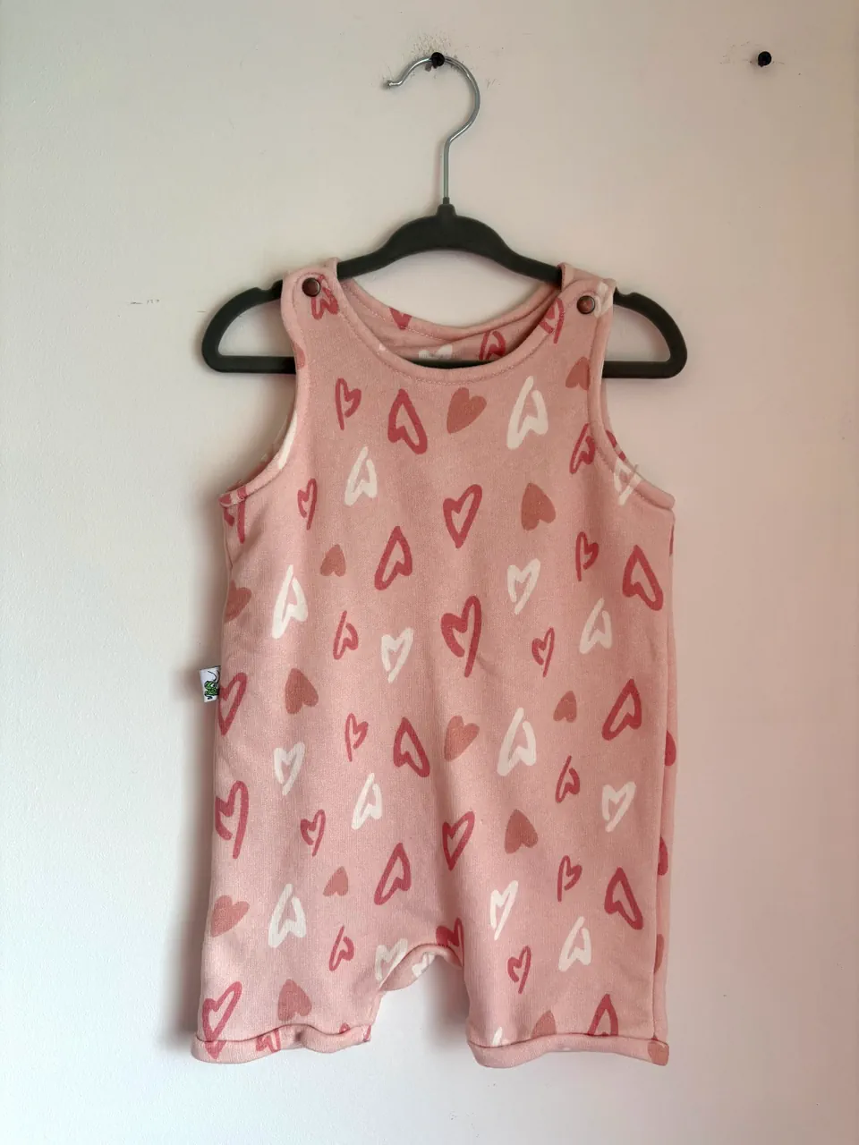 Jardinero corto Grillitos · Talle 6-9 meses / 68 cm