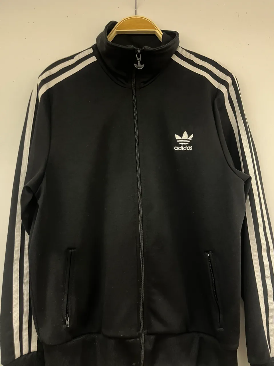 adidas · Talle L