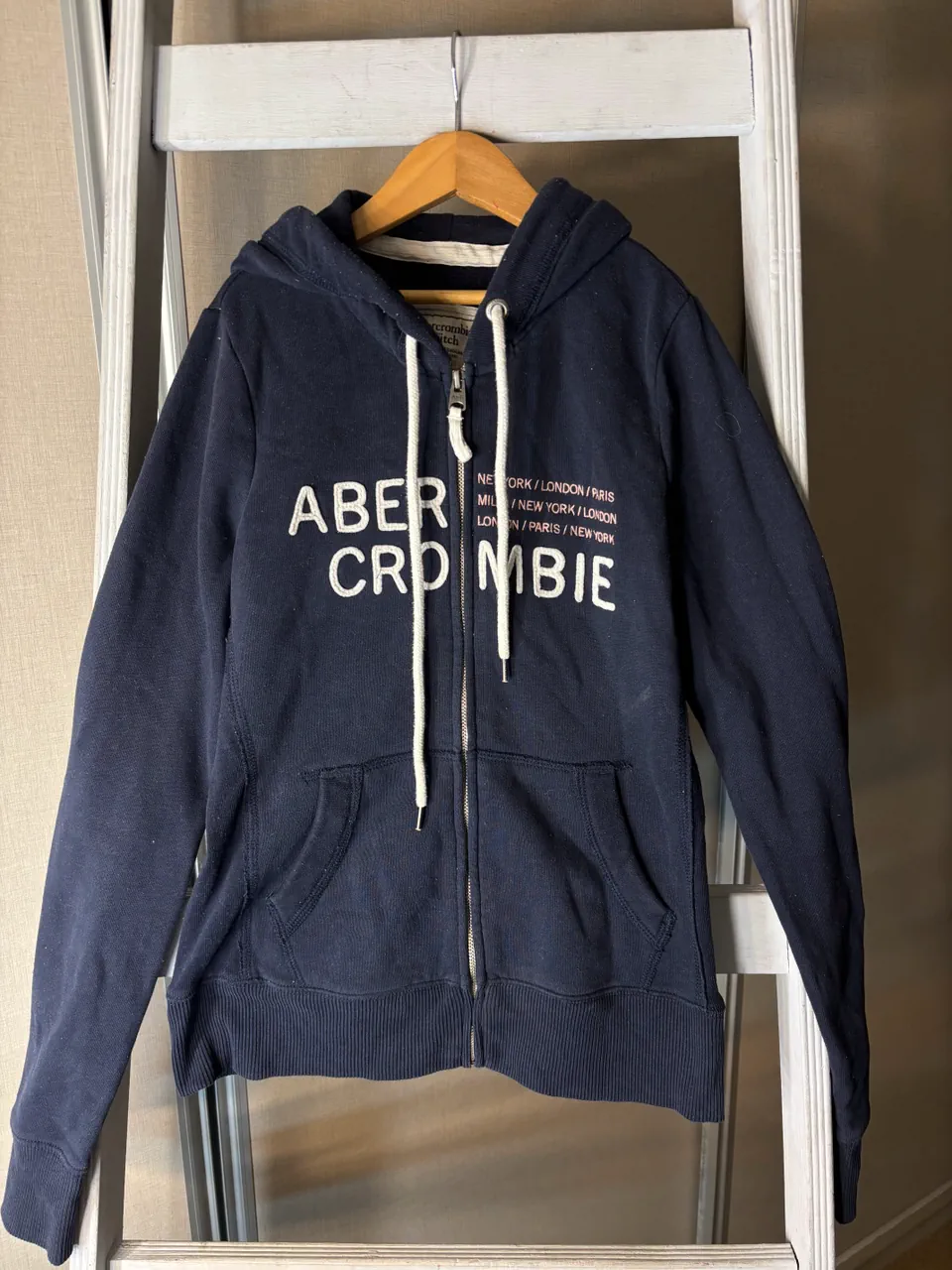 Buzo Abercrombie & Fitch · Talle S
