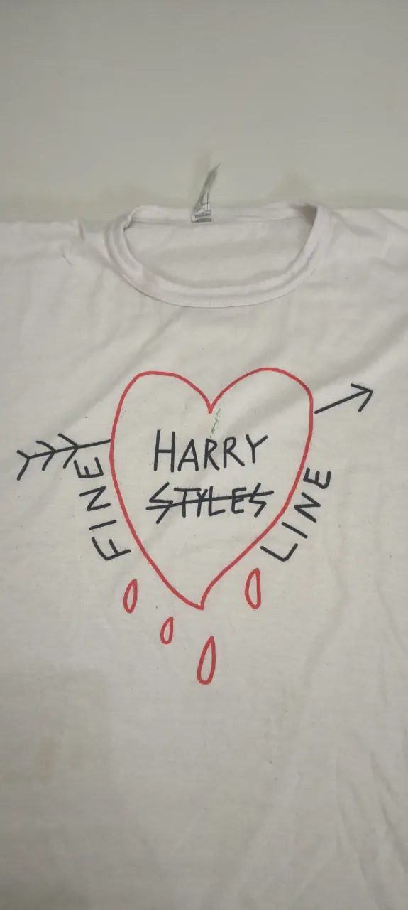 Remera Harry styles · Talle M
