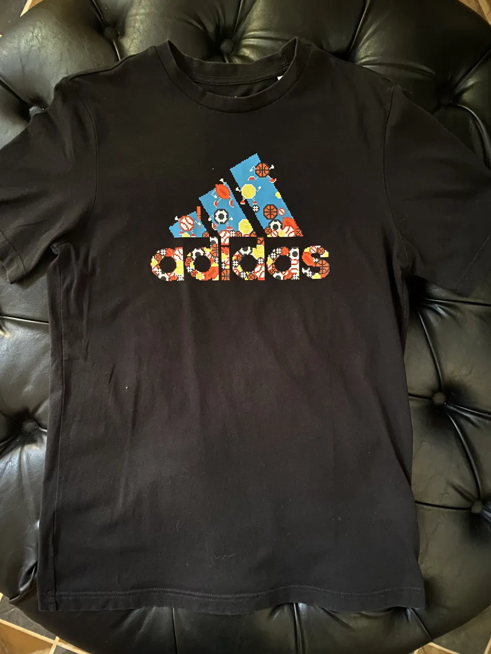 Remera adidas · Talle S