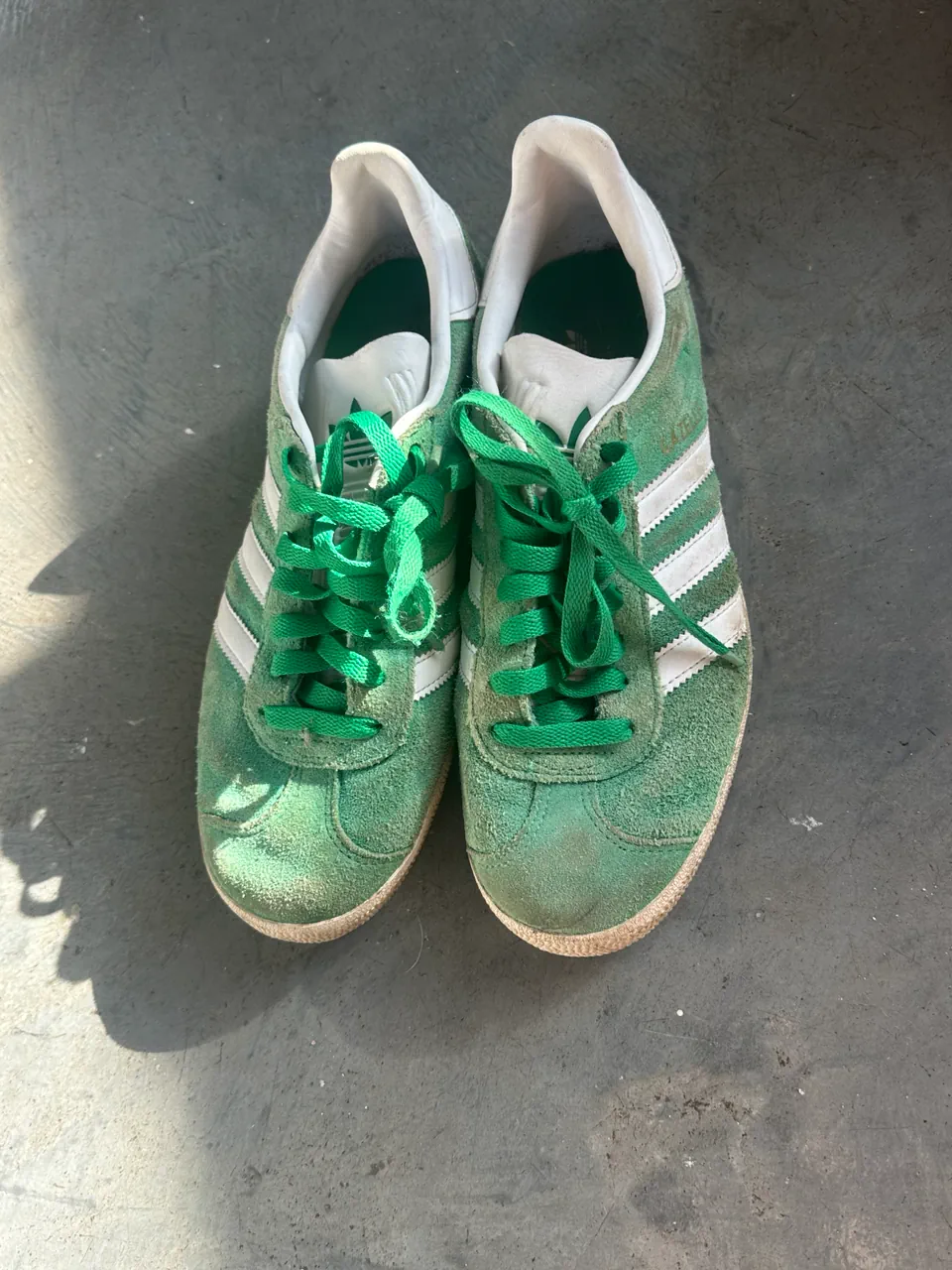 adidas · Talle AR 39