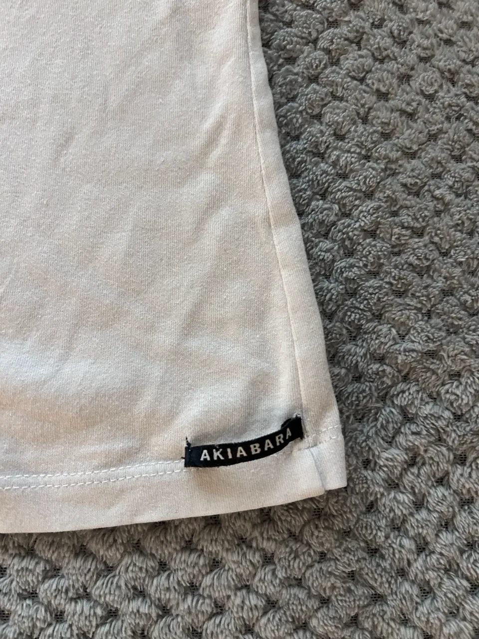 Akiabara · Talle L