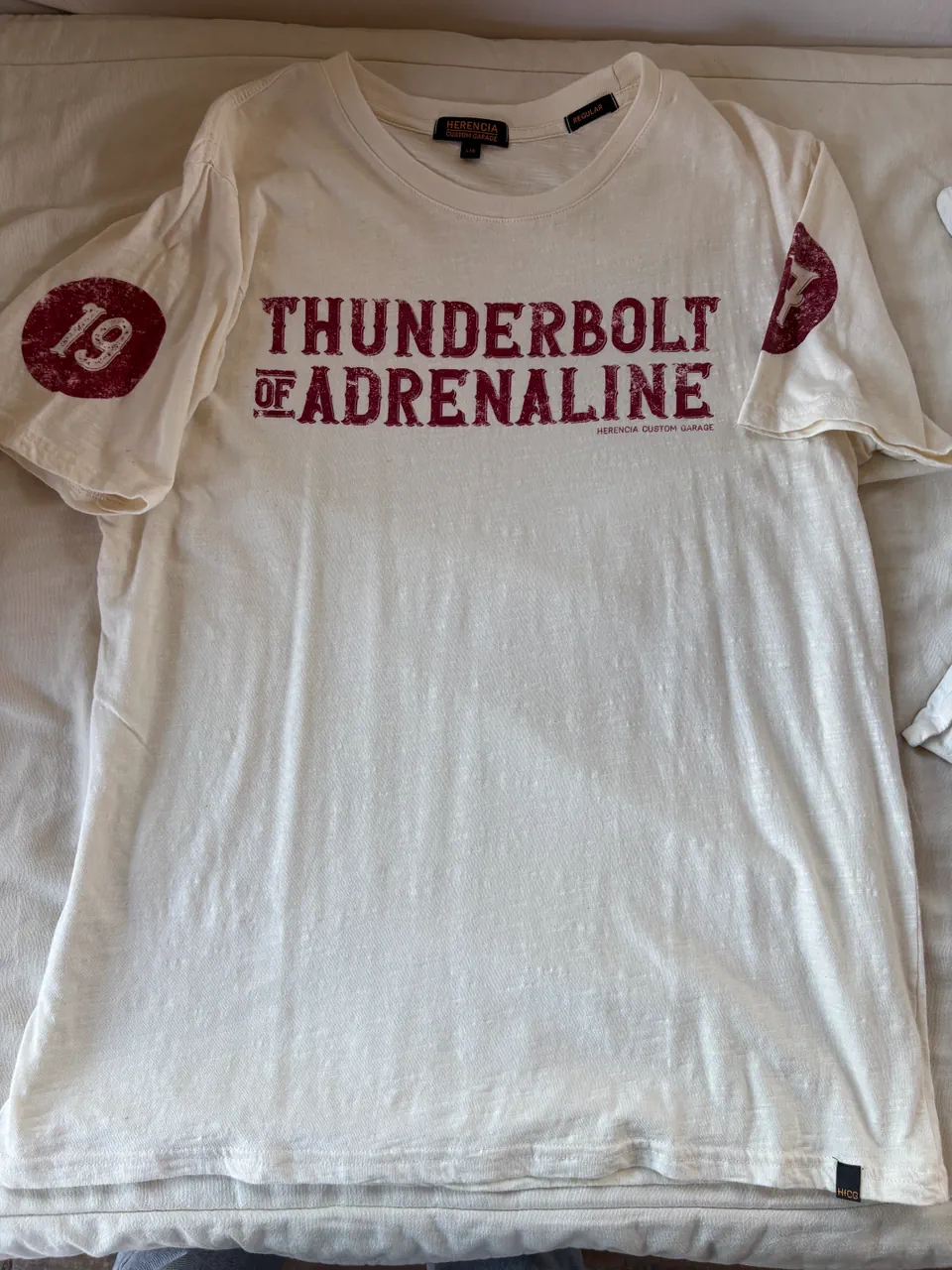 Remera Herencia · Talle L