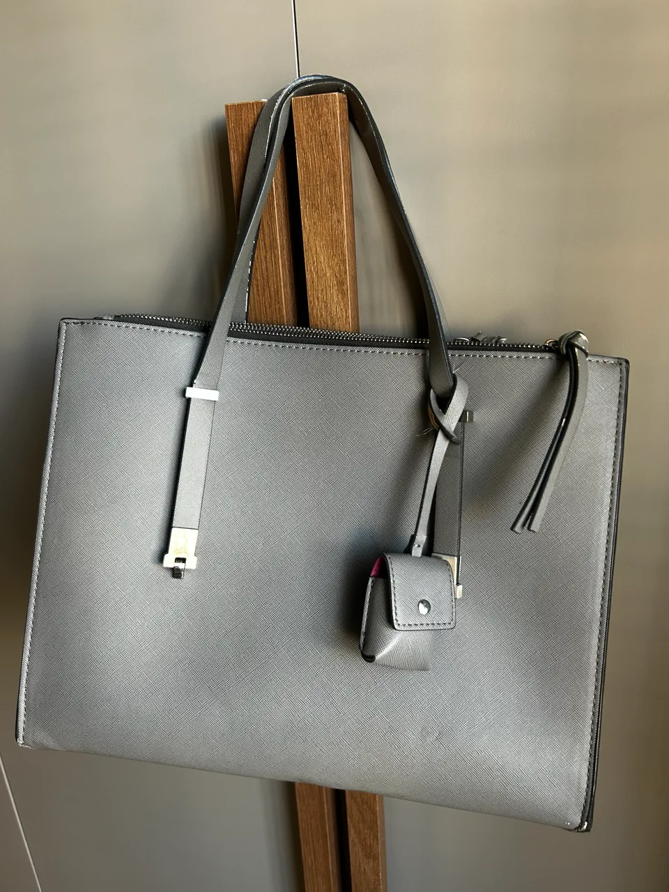 Cartera Zara