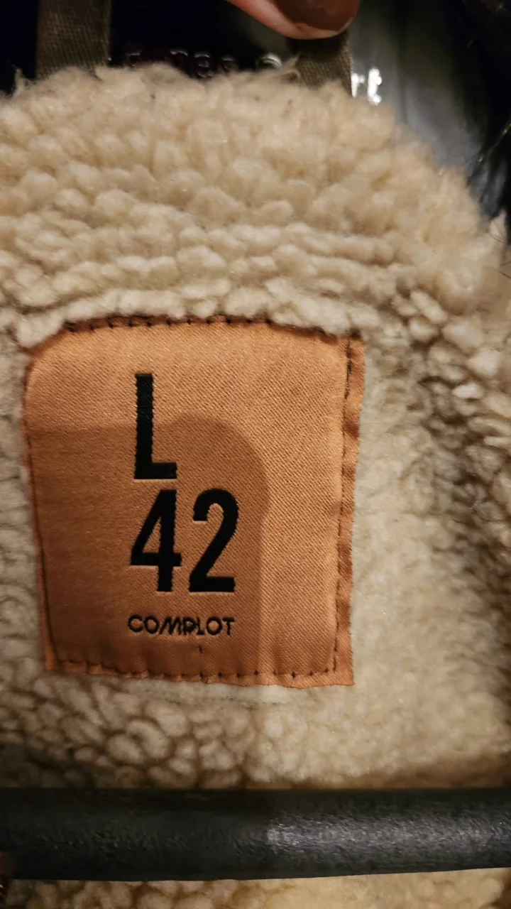 Campera Complot - imagen 4