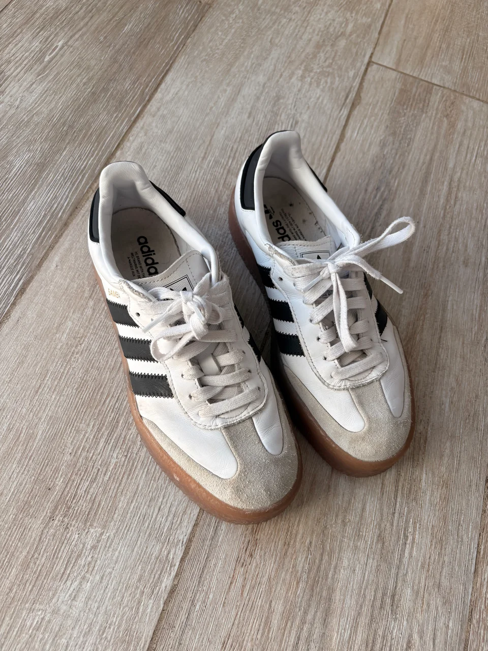 adidas · Talle AR 38