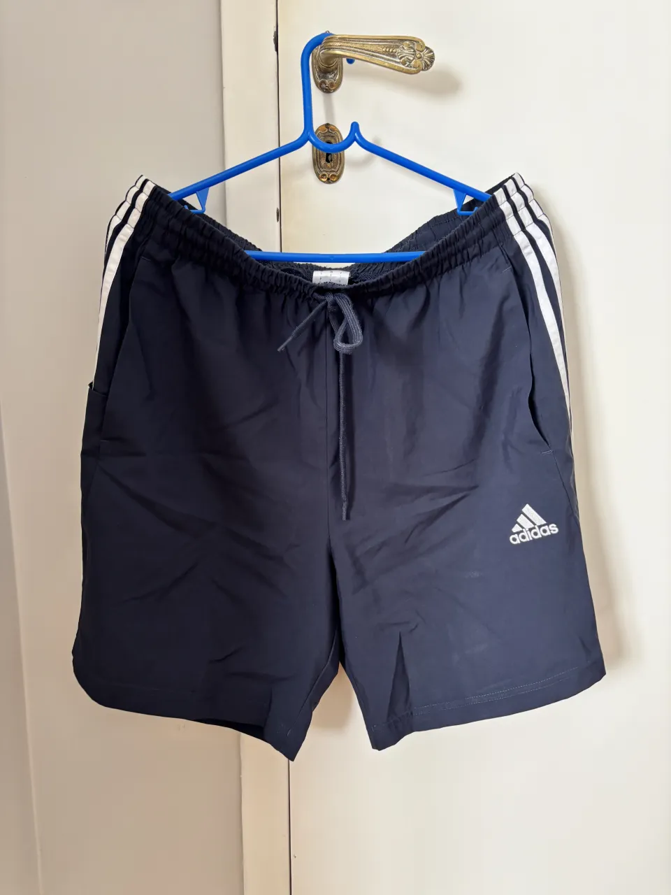 Short adidas · Talle L