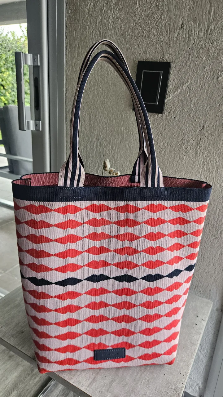 Cartera Jazmín Chebar