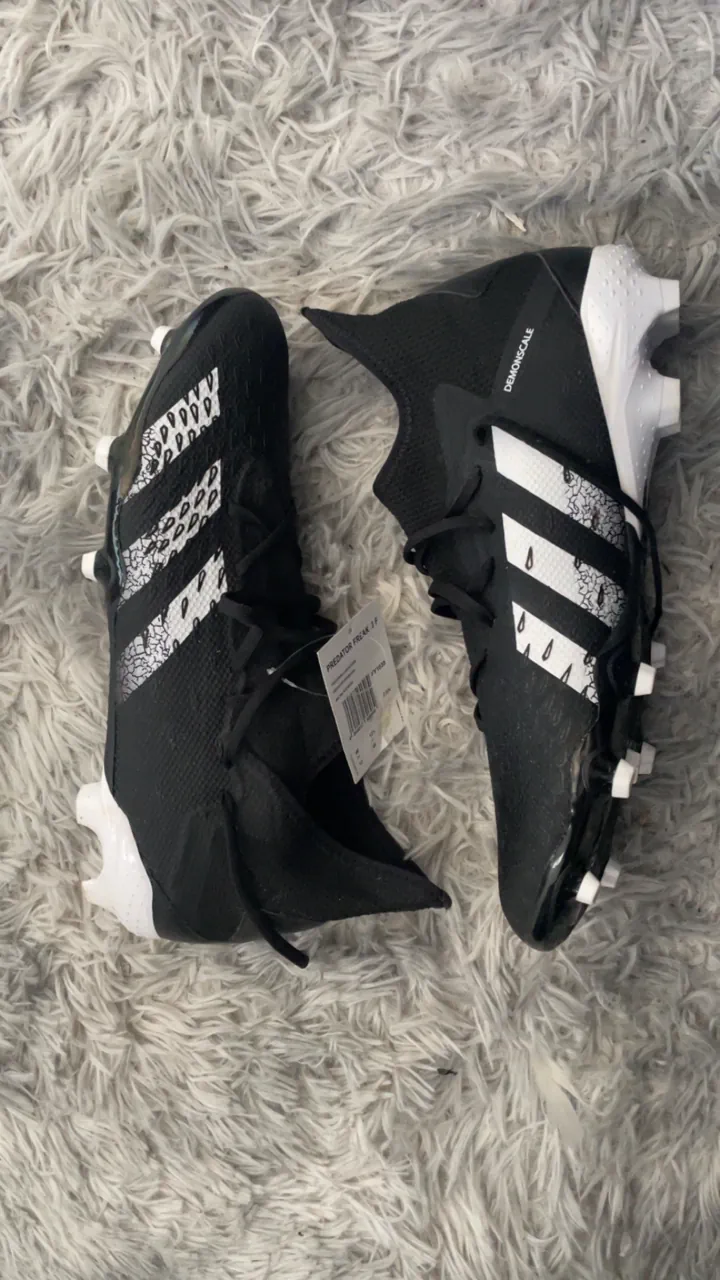 adidas · Talle AR 46