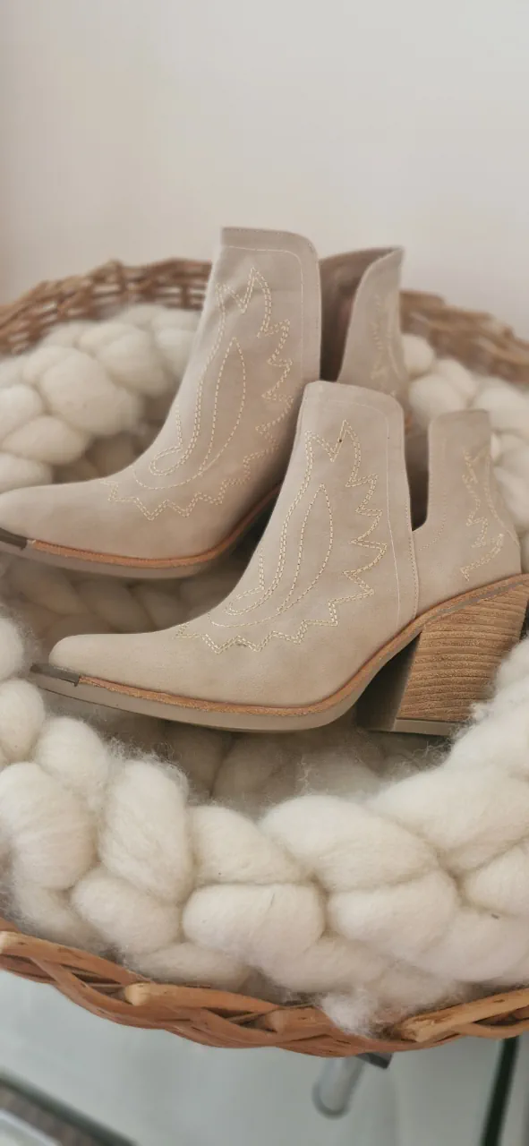 Delfi vázquez · Talle AR 38
