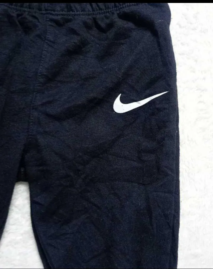 Pantalón Nike · Talle 6-9 meses / 68 cm