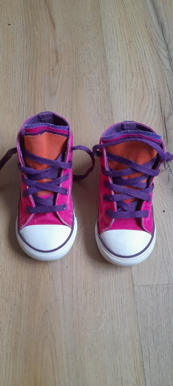 Zapatillas Converse · Talle AR 28