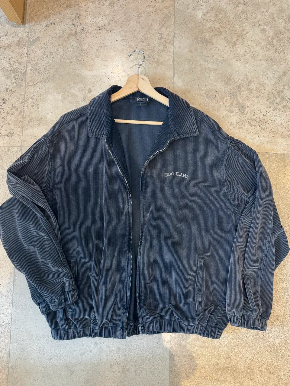 Urban Outfitters · Talle S