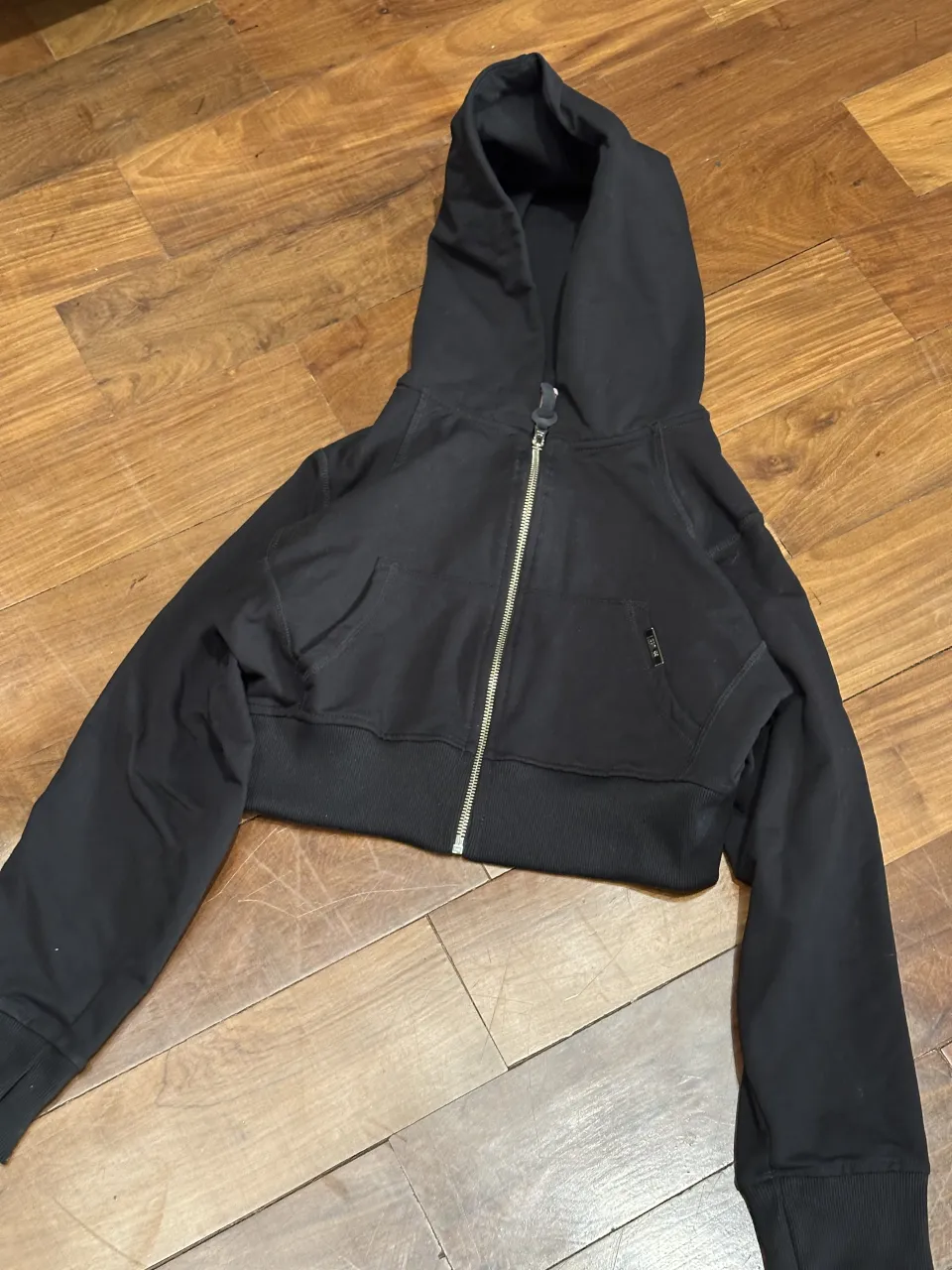 Buzo Label 99 · Talle M