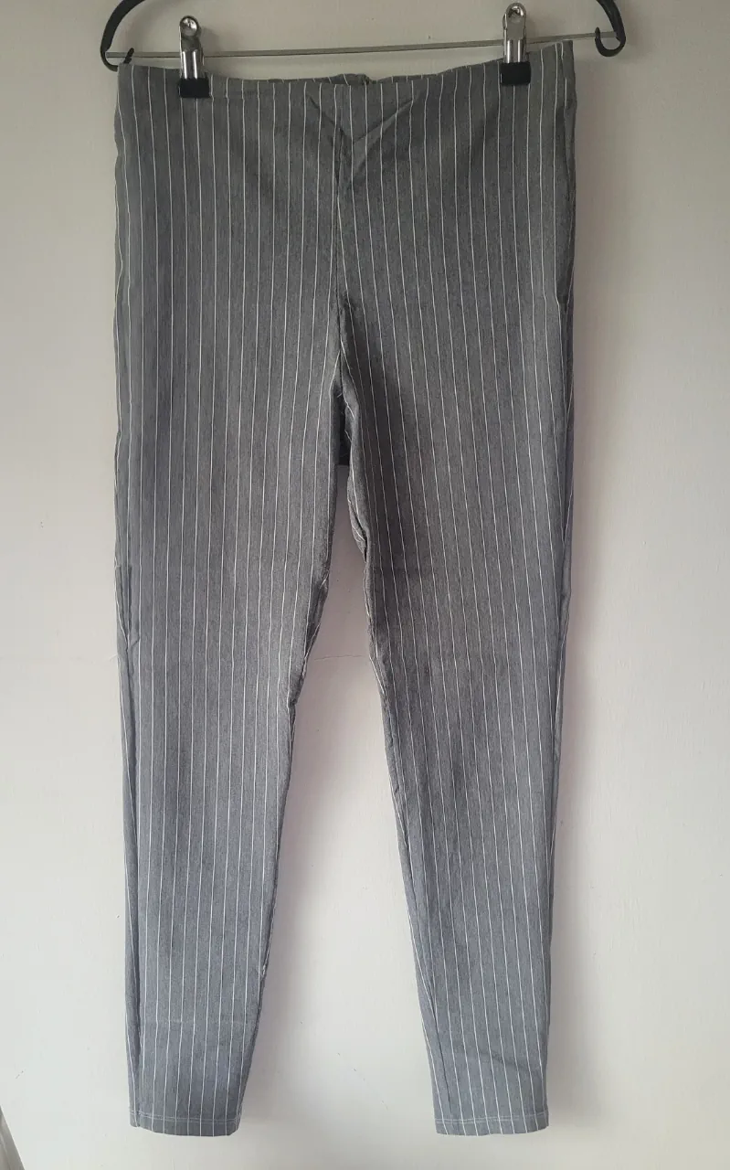Pantalón Diseño independiente · Talle M