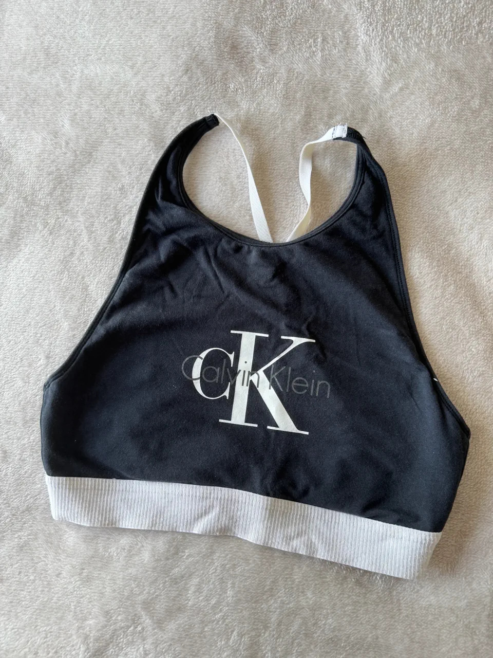 Calvin Klein · Talle M