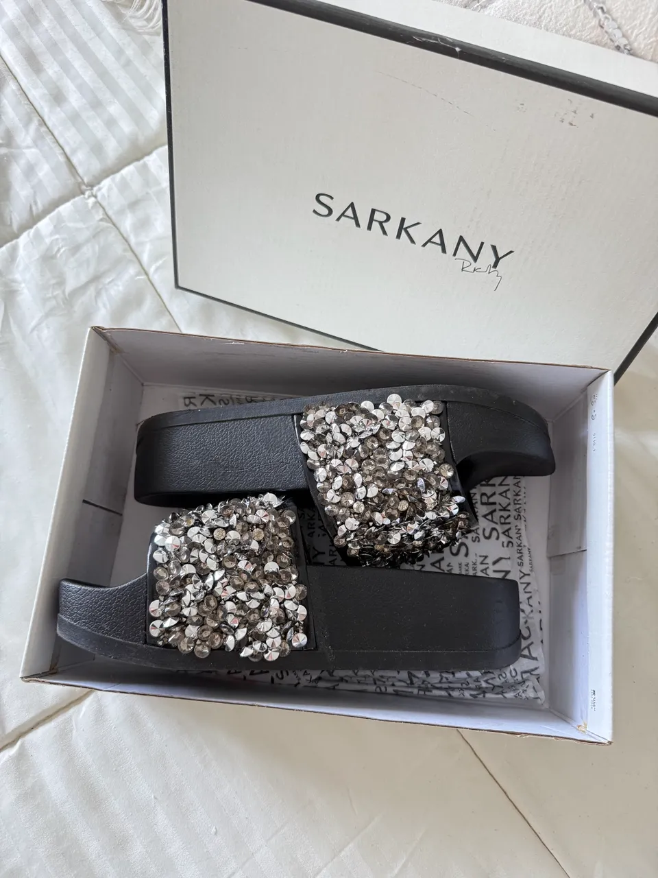 Ojotas Sarkany - imagen 1