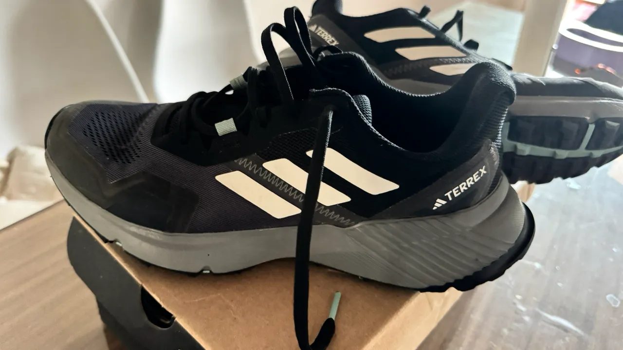 Zapatillas adidas · Talle AR 39