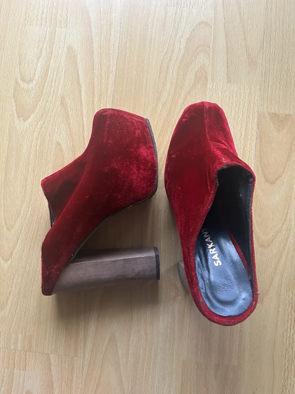 Sarkany · Talle AR 37