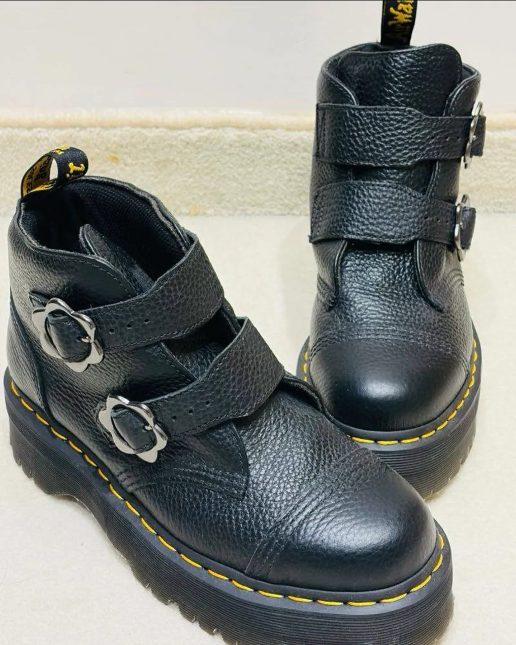 Dr. Martens · Talle EU 39