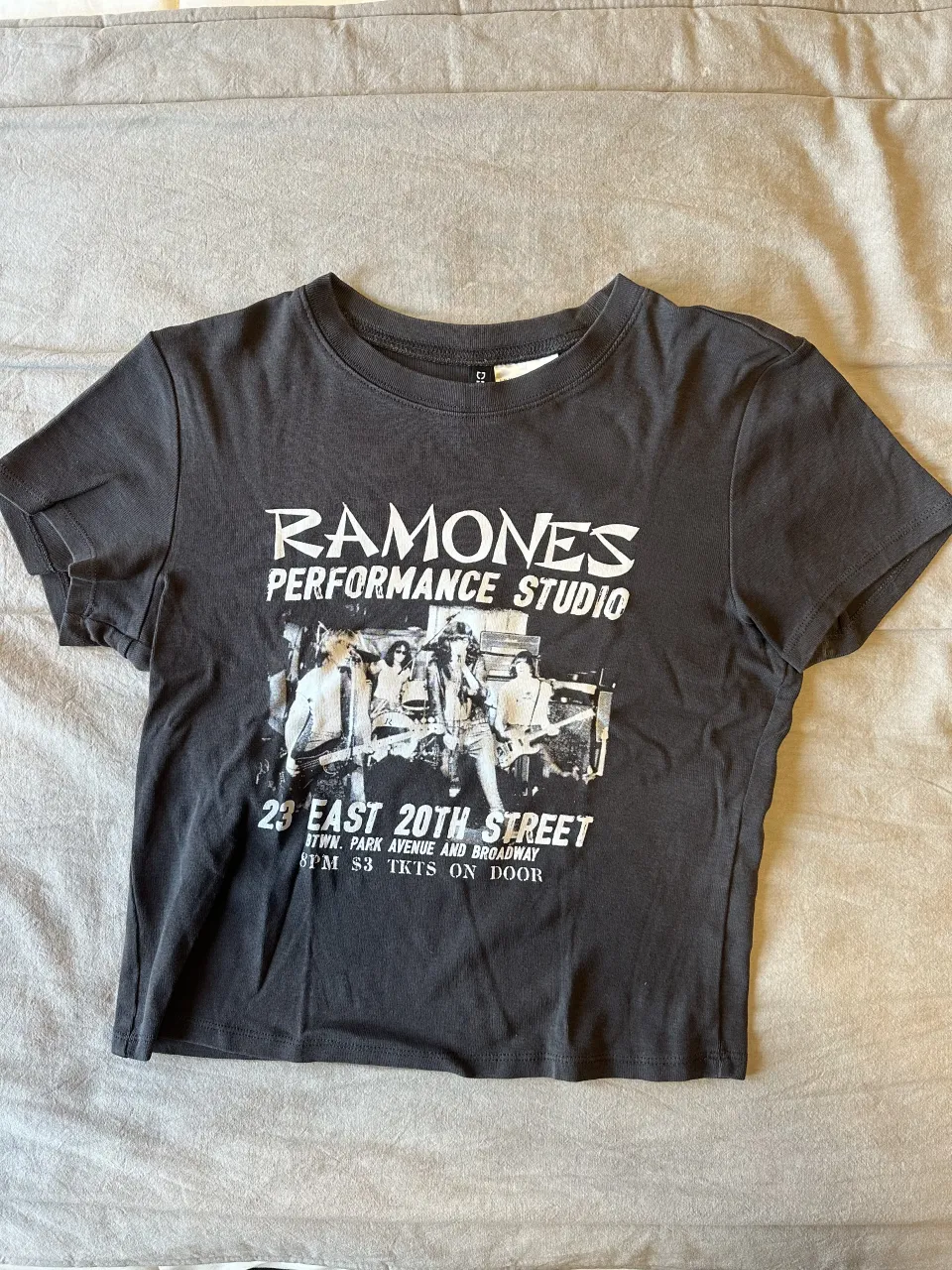 Remera H&M · Talle M