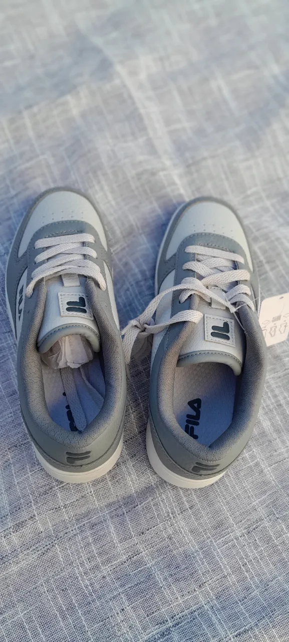 Zapatillas Fila · Talle AR 33
