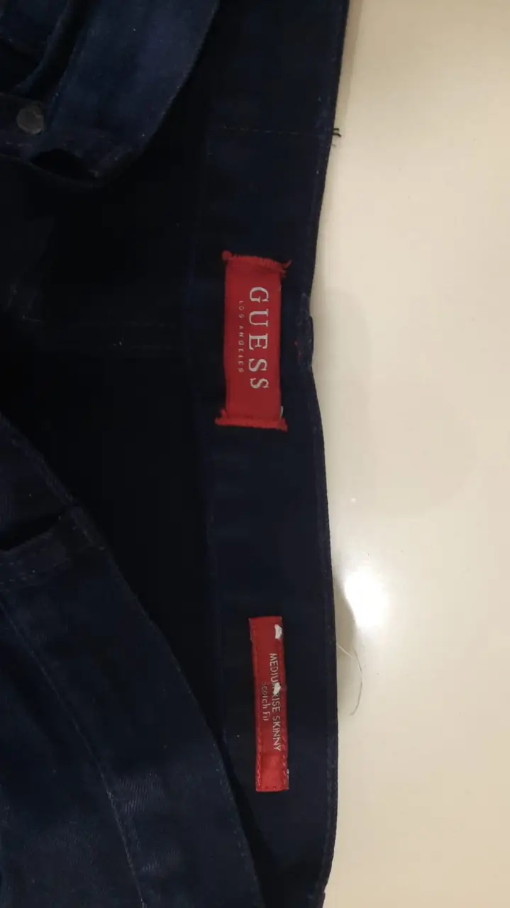 GUESS · Talle EU 36