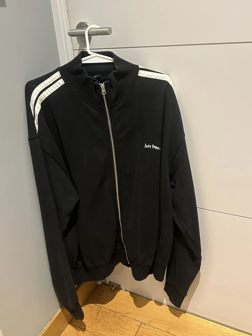 Urban Outfitters · Talle L