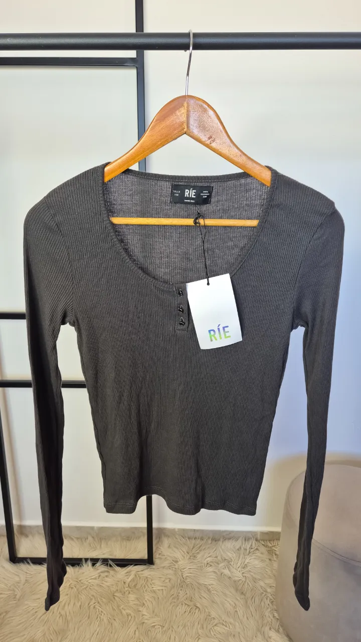 Remera Rie - imagen 1