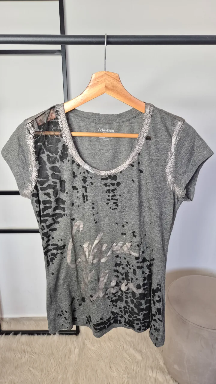 Remera Calvin Klein · Talle XS