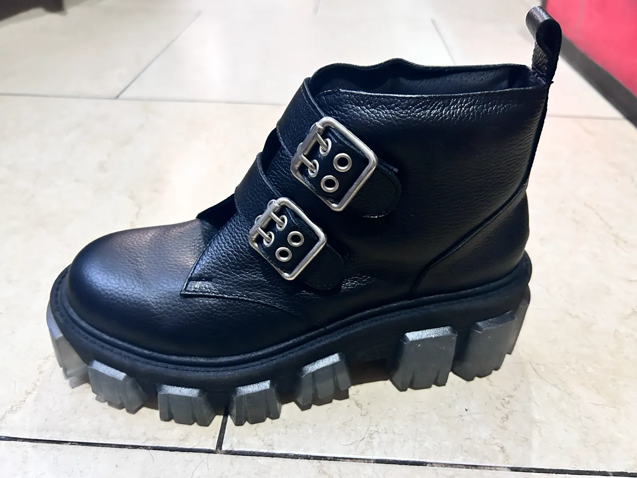 Borcegos Antonia · Talle AR 39