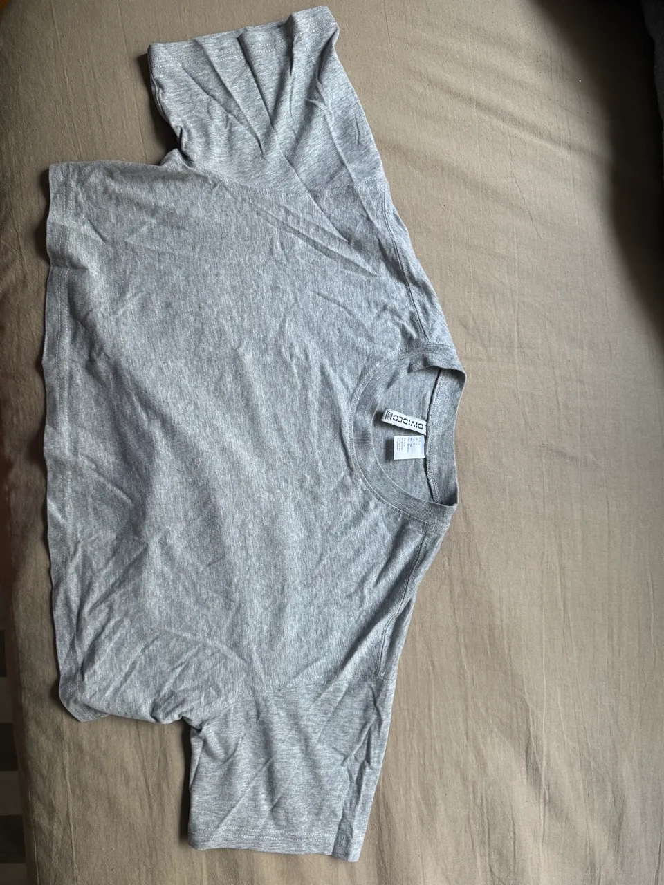 Remera Divided - imagen 1