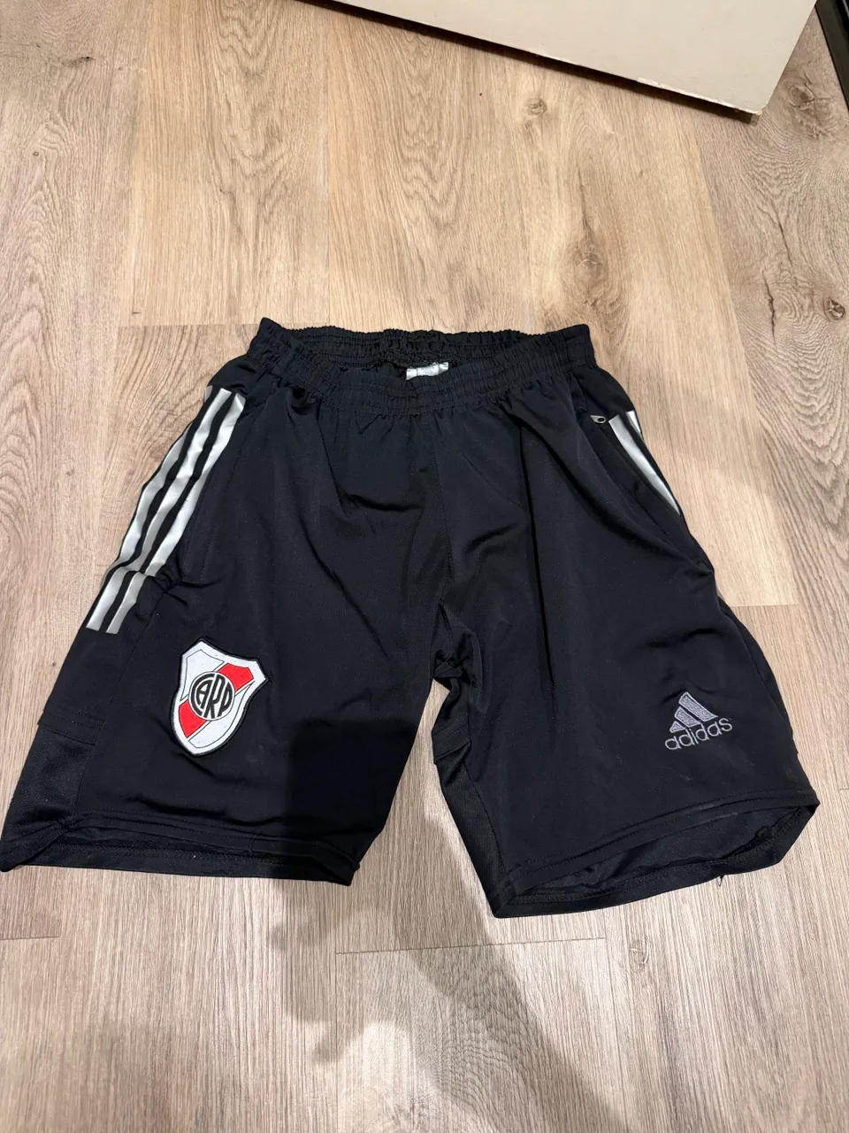 adidas · Talle M