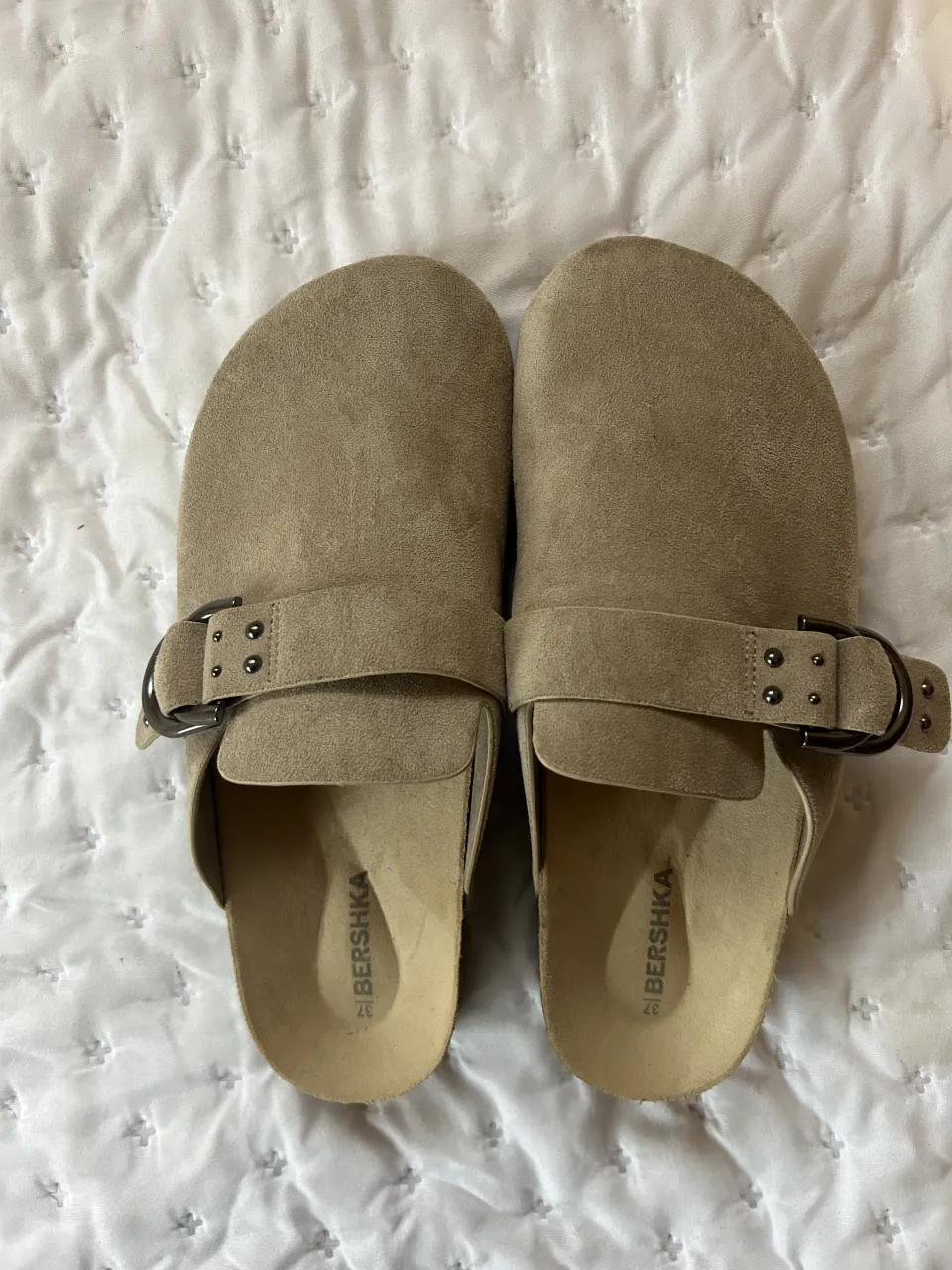 Bershka · Talle AR 37