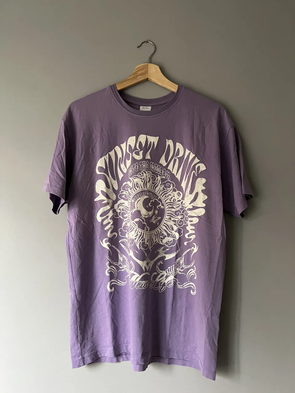 Remera Bershka · Talle S