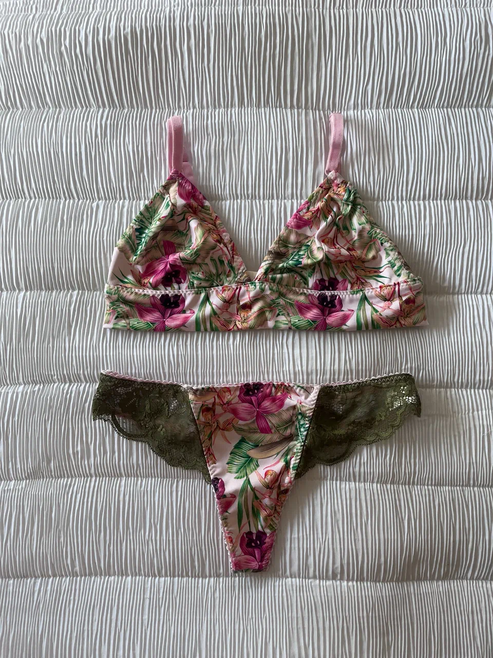 Conjunto Otra - imagen 1