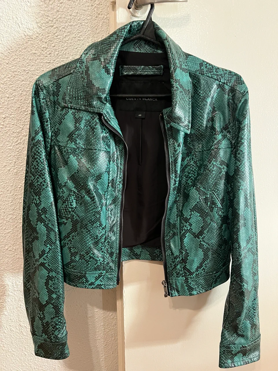 Campera Cuesta Blanca · Talle S