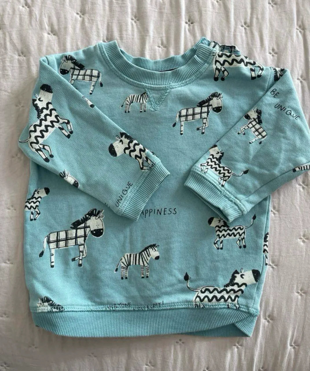 Buzo H&M · Talle 6-9 meses / 68 cm