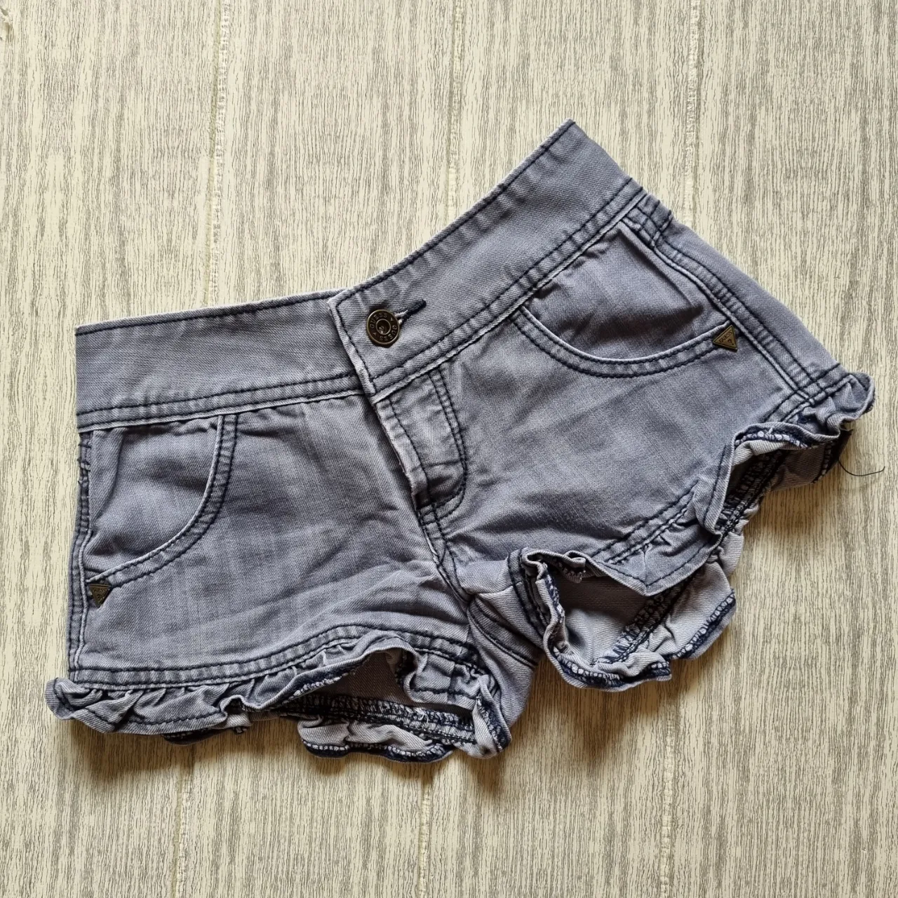 Short de jean GUESS · Talle 7 años / 122 cm